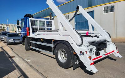 camion portacontenedores de cadenas 3